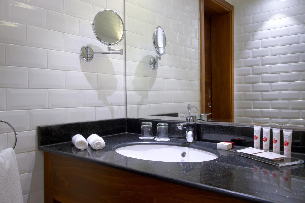Wyndham Garden Muscat Al Khuwair Mascate Exterior foto