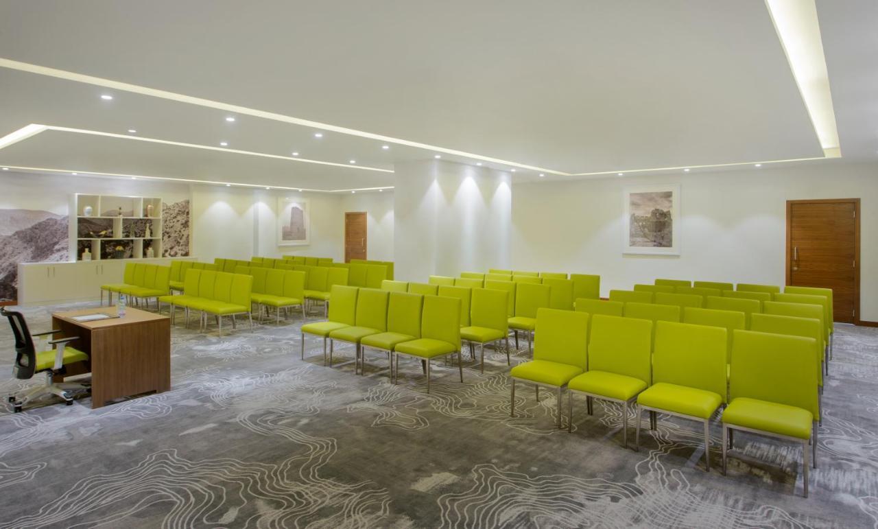 Wyndham Garden Muscat Al Khuwair Mascate Exterior foto