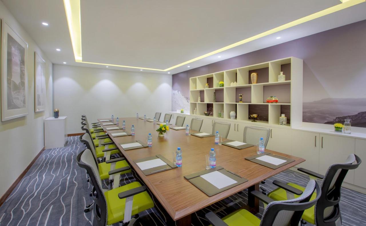 Wyndham Garden Muscat Al Khuwair Mascate Exterior foto